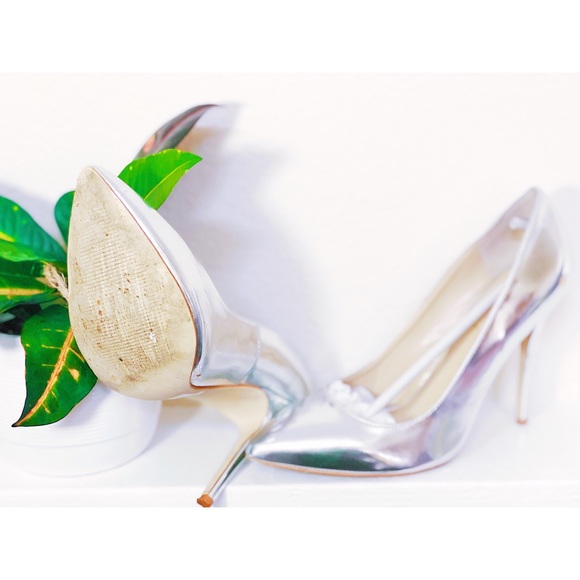 Pumps - Picture 2 of 5